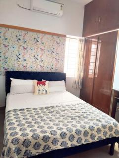 Full House 5 BHK with private Terrace 2km WhiteTown best for Large Groups NOVA - 2