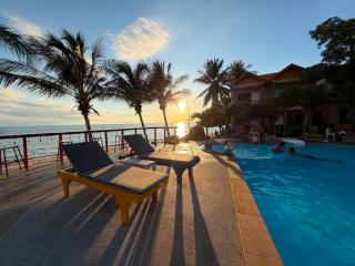 SWIMS! a Social Beach Resort - 9