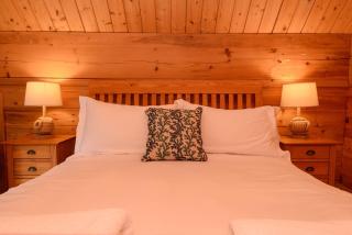 Superb Lodge with pool table, minutes from Seven Amazing Beaches and Walking distance to Padstow - 9