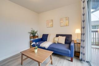 Rainer Upper Suite Near Restaurants & Light Rail - 0