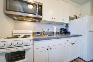 Rainer Upper Suite Near Restaurants & Light Rail - 2