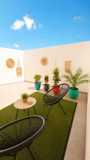 Oasis Luxury Residence Bright Balcony Apartment - 8