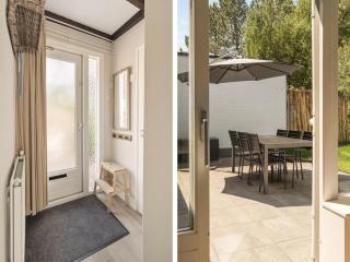 Bungalow in Sint Maartenszee with Garden Views - 5