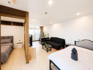 High Floor 2BR 1Bath Near BTS Night Market 5PAX - 4