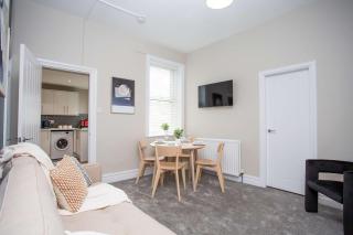 Vacant Nests Cozy Central apartment Free Wi-Fi - 0