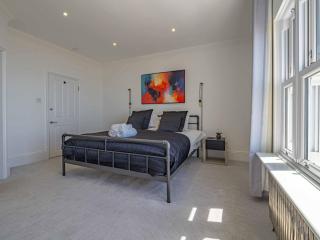 Luxury Seafront Villa for 12 with Ocean Views - 8