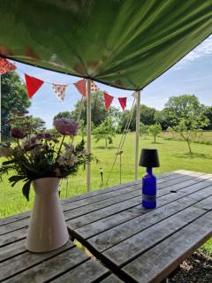 The Delkin Shepherds Huts Castle Combe - 8