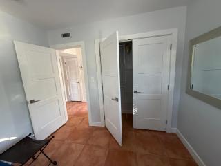 Dorsey Gardens Guest House - 9