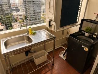 Huge New 3 Pax Room Walk to BTS Best Value - 2