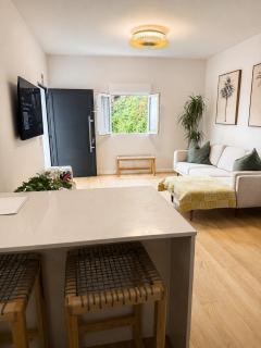 Banana Bungalow, Tranquil Escape Near Funchal - 1