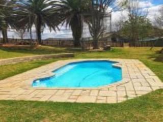 Emahlathini Guest Farm - 9