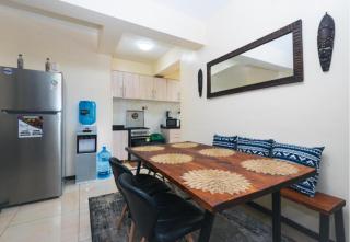 Tropical Artisan 3BR and SQ Apartment - 1