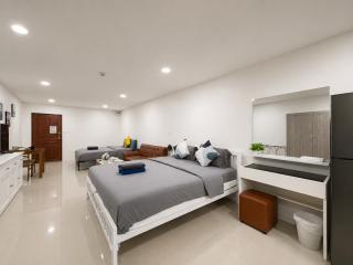 1BR 50sqm Sleeps 4 Near BTS & Nightlife - 7