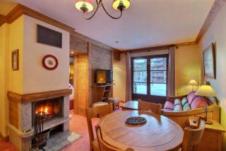 ARC 1950 - Suite de Prestige - Cheminée intérieur - 8