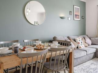 3 Bed in Tenby oc-fb199 - 6