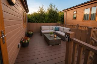 Beautiful Coastal Lodge 2 Bedrooms Sleeps 4 - 6
