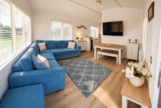 Beautiful Coastal Lodge 2 Bedrooms Sleeps 4 - 2