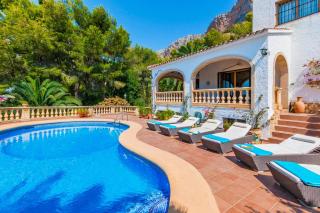 Villa Lydias Walk by Villa Plus - 9