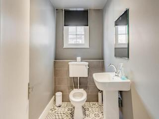 Spacious Golfers Townhouse in Southport Centre - 8