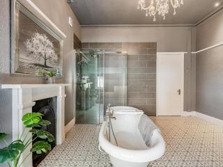 Spacious Golfers Townhouse in Southport Centre - 7