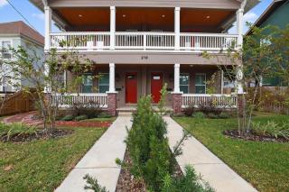 Stylish Tampa Stay Near Busch Garden & Ybor City - 0