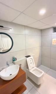 Luxe Kochi Flat Backwater Views - 1