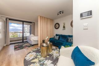 Colourful and Cosy Studio Apartment in Newlands - 6