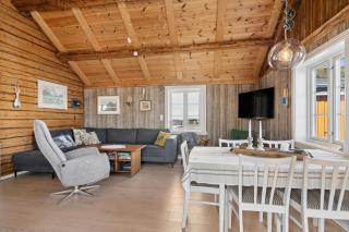 Åsebua - Renovated rorbu with seaview - 5