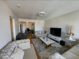 Walk to Everything Bright High-Floor Apt & Balcony - 7