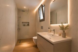 Modern Minimal Apartment at Kalamata Marina - 8