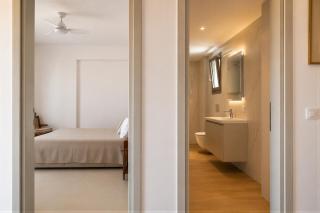 Modern Minimal Apartment at Kalamata Marina - 2