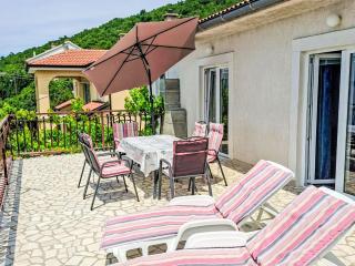 Apartment Gesamte Wohnung mit Terrasse und Meerblick by Interhome - 1