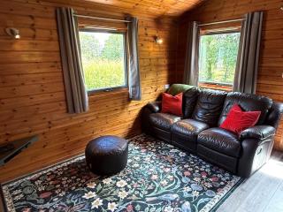Chalet Lodge 5 - Hot Tub Lodge by Interhome - 7