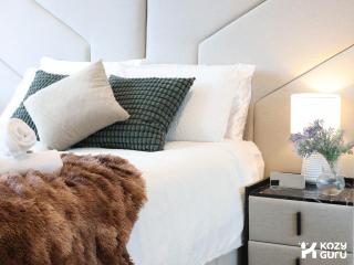 KozyGuru | Southbank | Lux Riverfront City Retreat - 2