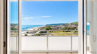 SkyMare - Beachfront Sea View Apartment - 3
