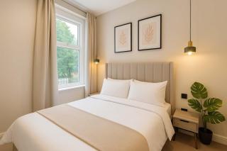 City Center 2BR Retreat for 4 with Free Parking - 9