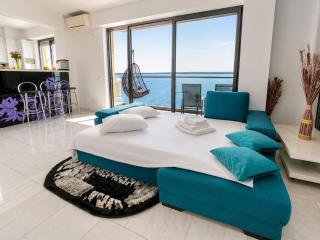 SOPHIA LAKE VIEW SUITE - 6