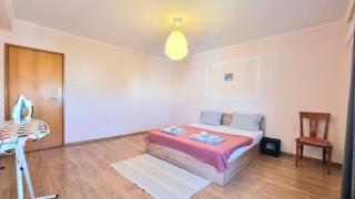 Buda high steps Sunny apartment - 5 min to Beach - 5