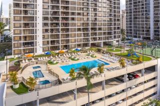Spacious 14th Floor Corner Suite, Partial Diamond Head and Ocean Views, FREE Parking! - 9