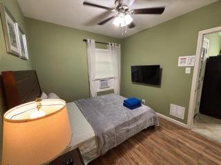 Beautiful 3 Bedroom Villa - 5 Mins to Falls - 1