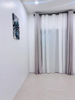 Breezy Garden House Phuket - 8