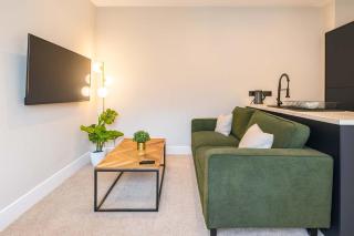 4 Bed Apartment for 8 in Centre - Free Parking - 2