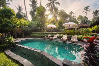Lunga Cafe & Villa - 1