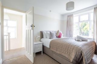 Beautiful Central Family Home - 2