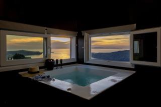 Honeymoon Suite with Jacuzzi Nea Premium Residences - 9