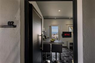 Honeymoon Suite with Jacuzzi Nea Premium Residences - 6