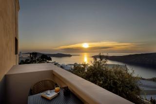 Honeymoon Suite with Jacuzzi Nea Premium Residences - 9