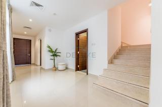 Escape to a Modern 3BR Villa with a Private Pool and Mountain Views, Al Dana Island, Fujairah by Deluxe Holiday Homes - 1