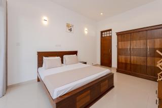 Cozy Escape - Akuregoda Luxury Villa with Private Pool - 2