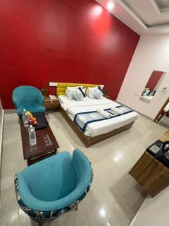 Radiant Hotel and Banquet Noida - 8